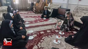 از نانوایی تا هلال&zwnj;احمر؛ روایت مادر شهید ملکی برای دانش&zwnj;آموزان قنوات