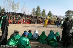 تعزیه&zwnj;خوانی دهه اول محرم در گلزار شهدای روستای زاغه