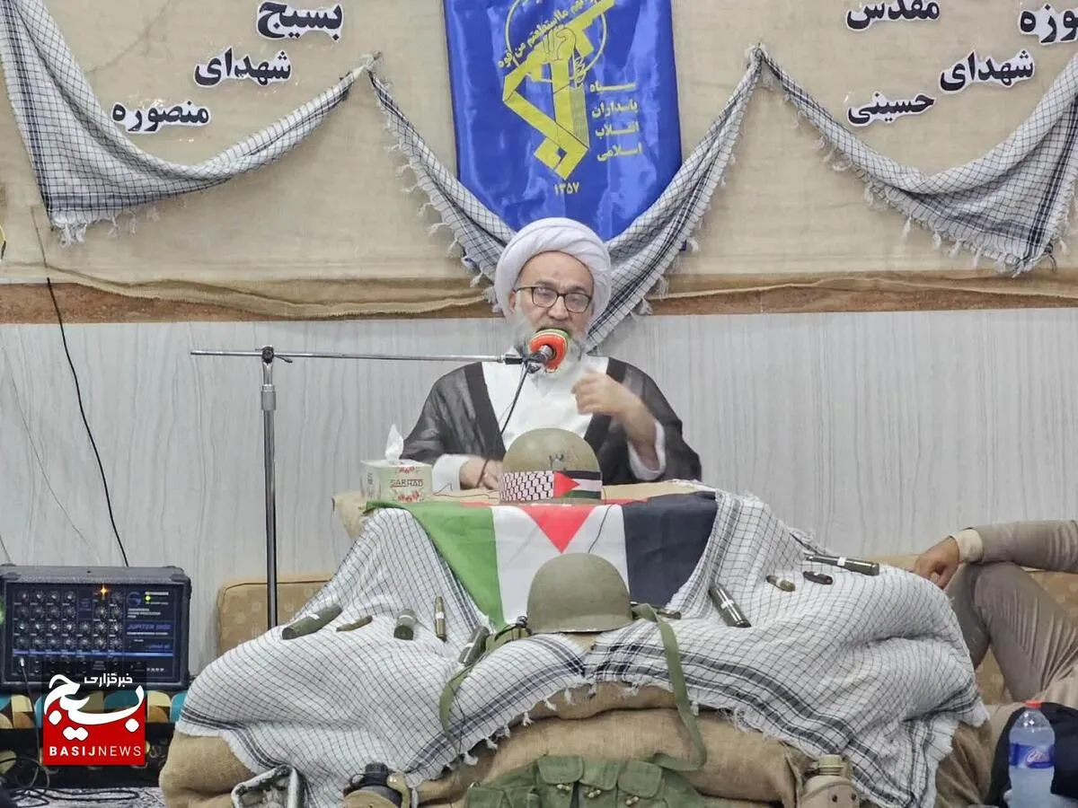هفته دفاع مقدس، یادآور افتخارات، رشادت‌ها و شهادت‌های مردانی است که مردانگی آفریدند