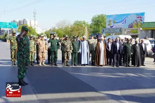 مراسم رژه ارتش همزمان با ۲۹ فروردین ماه در قزوین برگزار شد+تصاویر