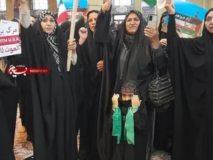 اجتماع بزرگ مادران و کودکان ایلامی در حمایت از مظلومیت کودکان غزه با اجرای مراسم محلی "مور" ادر مصلی امام خمینی (ره) ایلام برگزار شد.