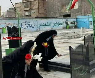 گلباران و غباروبی مزارشهدا شهر صالحیه