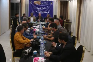 نشست خبری فرماندار با خبرنگاران و اصحاب رسانه شهرستان مهریز برگزار گردید
