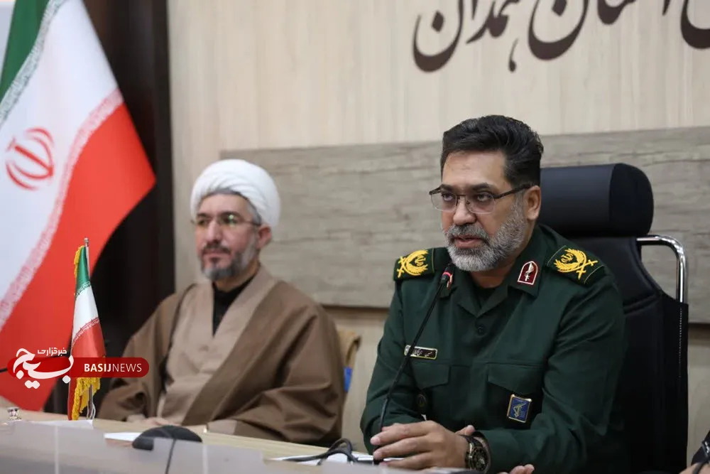 همافزایی سپاه و آموزشوپرورش همدان برای گرامیداشت ۱۳ آبان و هفته بسیج دانشآموزی+تصاویر همافزایی سپاه و آموزشوپرورش همدان برای گرامیداشت ۱۳ آبان و هفته بسیج دانشآموزی+تصاویر