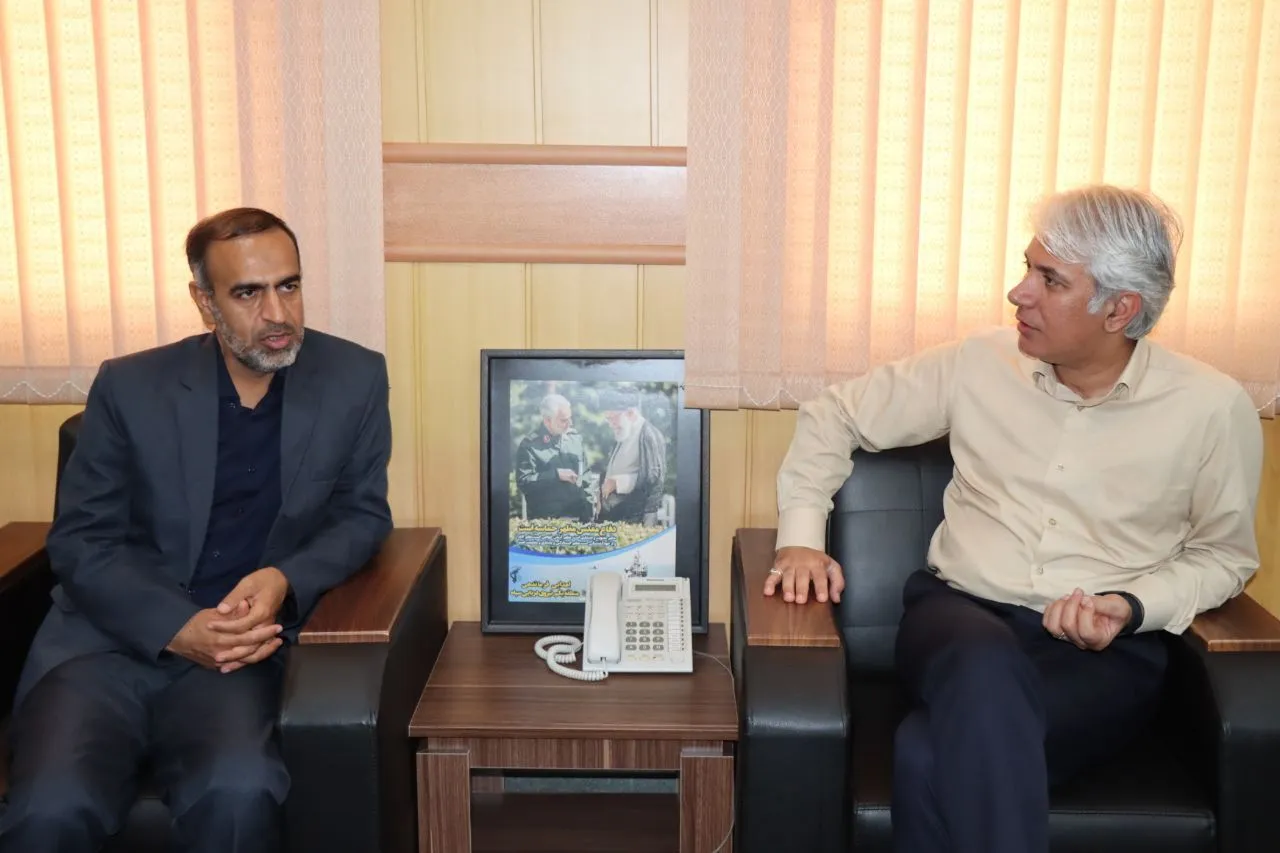 دیدارمعاون‌روابط‌عمومی‌سپاه‌امام‌سجاد(ع)استان‌هرمزگان‌
بامدیرکل‌‌صداوسیمای‌‌مرکزخلیج‌فارس