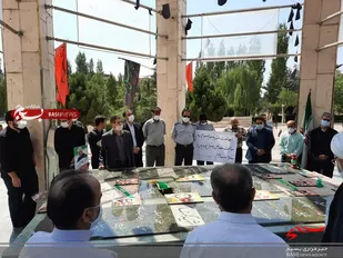مزار شهداء گمنام دانشگاه های استان البرز گلباران شد