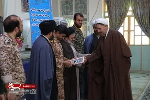 آیین معرفی حجت الاسلام مرتضی ستوده مسئول نمایندگی ولی فقیه در تیپ مردم پایه ۷۱ حضرت روح الله و تکریم از حجت الاسلام داود حبیبی مسئول پیشین.