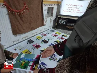 توزیع بسته&zwnj;های لوازم&zwnj;التحریر میان خانواده&zwnj;های کم&zwnj;برخوردار در روستای راهیناگ