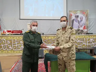 نشست صمیمی فرمانده ناحیه مقاومت بسیج خمینی شهر با سربازان