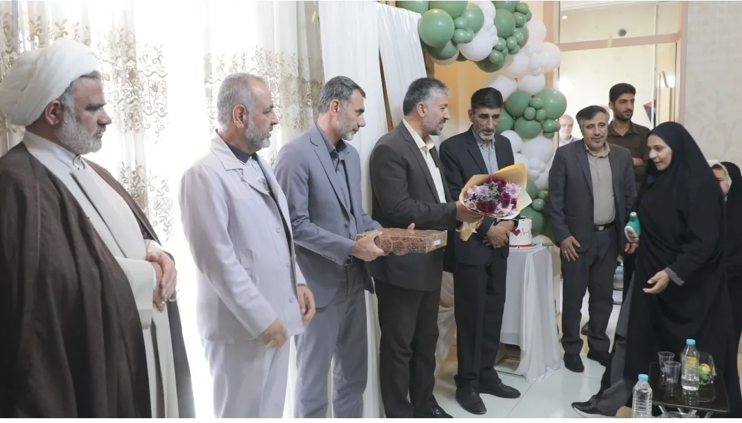 با حضور سردار علی افضلی و حجت‌الاسلام والمسلمین محمدرضا محمدی، از جامعه پرستاری سپاه قمر بنی‌هاشم علیه السلام بعنوان رزمندگان خط مقدم عرصه سلامت تجلیل شد.