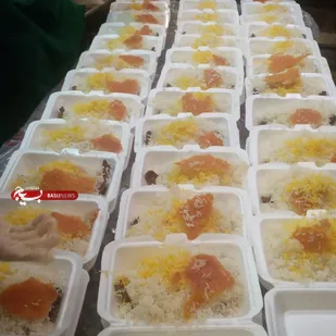 طبخ و توزیع ۸۳۰۰ پرس غذای تبرکی در شاهرود