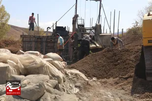 ساخت مخزن بتنی آب شرب روستای رزان طارم سفلی به همت جهادگران+عکس