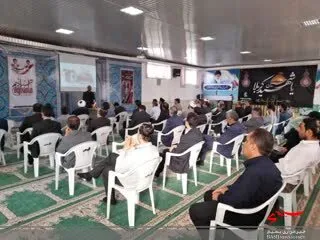 نیروهای نظامی و انتظامی در کنار مردم حافظان امنیت هستند