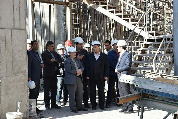 توسعه حمل و نقل عمومی خدمت به تمام اقشار جامعه است