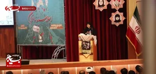 انقلاب اسلامی به زنان هویتی عزتمندانه بخشید