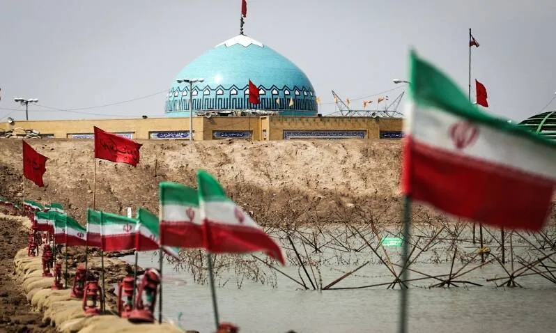 حجت الاسلام سرافراز جانشین سازمان بسیج اساتید، طلاب و روحانیون کشور از حضور طلاب در اردوهای راهیان نور بازدید میدانی بعمل آوردند