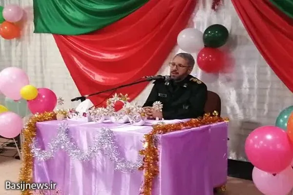 امروز نقش بسیجیان ما جهاد تببین در عرصه‌های مختلف است