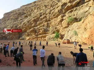 صعود به کوه چشمه لادرتوسط رزمندگان گردان ۱۰۳حضرت امام&zwnj; حسین (ع)