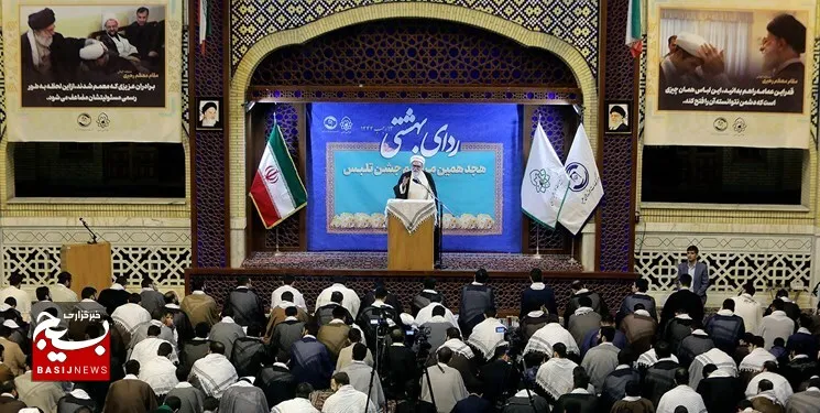 تبیین دستاوردهای انقلاب مهم‌ترین رسالت طلاب و روحانیون است
