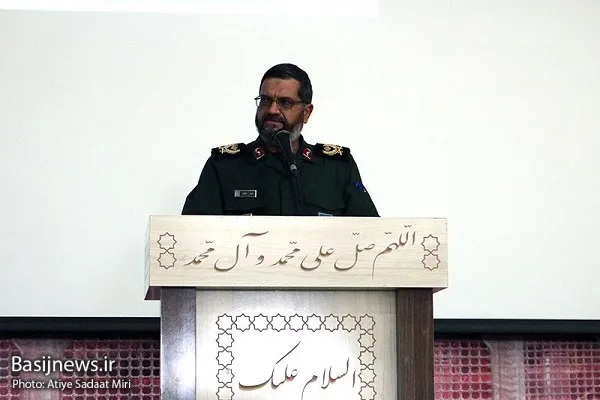 سپاه و بسیج رسالت دارد مشکلات مردم را مرتفع کند