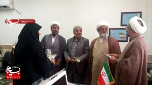 معلمان دبستان فخریه گیوه چیان قم تجلیل شدند