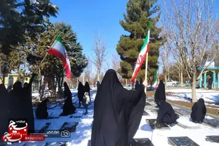 غبارروبی گلزار شهدا و دیدار با خانواده شهید نظری به همت خواهران بسیجی ملایر