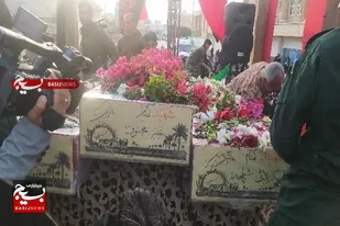 مردم خورموج از پیکر شهدای گمنام استقبال کردند
