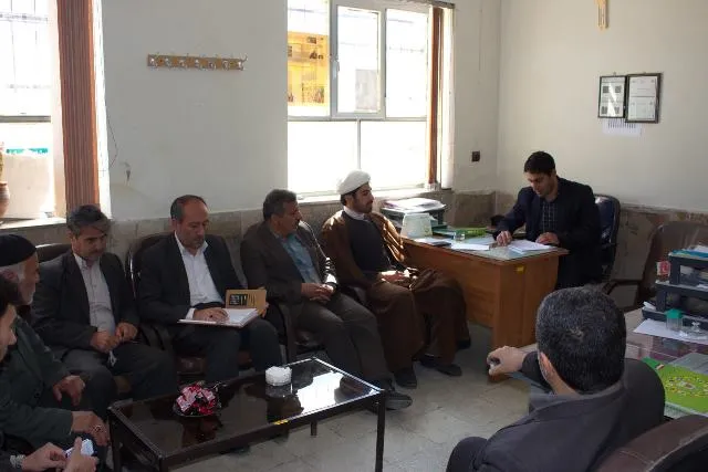 برگزاری نخستین جلسه بررسی مشکلات روستای حسین‌آباد عاشوری