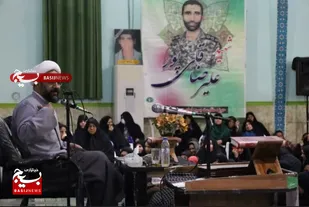 مشکلات اقتصادی و سیاسی ریشه در مدیریت افکار عمومی توسط دشمن دارد