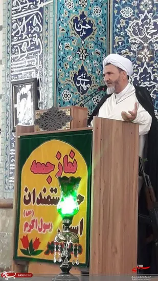 دور شدن مسئولان از سیره امام راحل خطر آفرین است