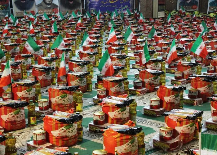 توضیع 313 بسته معیشتی به همت گروه جهادی مسجد راه کربلای سپاه ناحیه دهلران
