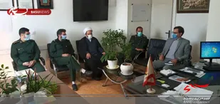 تجلیل از فرزندان شهدای شهرستان اشتهارد در ادارات بمناسبت گرامیداشت هفته دفاع مقدس انجام شد