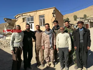 حضور ماموستا و عضو شورای روستای الیاس احمد در کنار کاروان خدمت