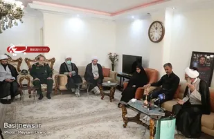 دیدار نماینده ولی فقیه در سپاه پاسداران با خانواده شهید &laquo;آرمان علی&zwnj;وردی&raquo;