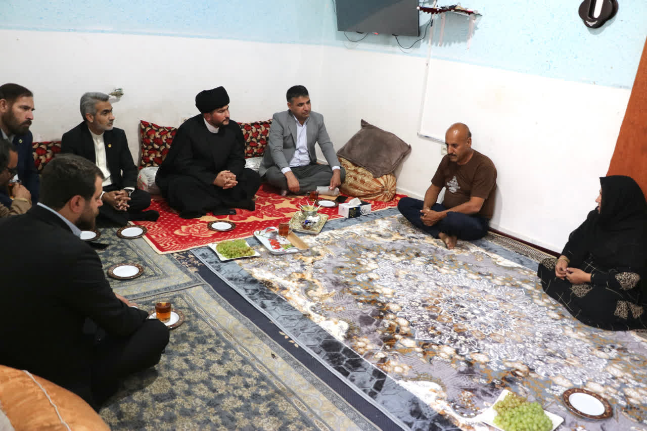دیدار مرکز وکلای استان و بسیج حقوقدانان کهگیلویه و بویراحمد با خانوادههای شهدا + ( تصاویر ) دیدار مرکز وکلای استان و بسیج حقوقدانان کهگیلویه و بویراحمد با خانوادههای شهدا + ( تصاویر )