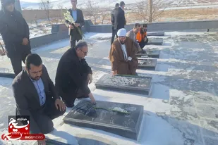 غبارروبی و گلباران مزار مطهر شهدای روستای باباخنجر کبودراهنگ