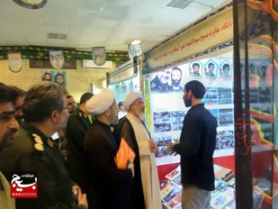 بازدید مسئول دفتر نمایندگی ولی فقیه در سپاه کربلا از نمایشگاه اسوه بسیج فریدونکنار