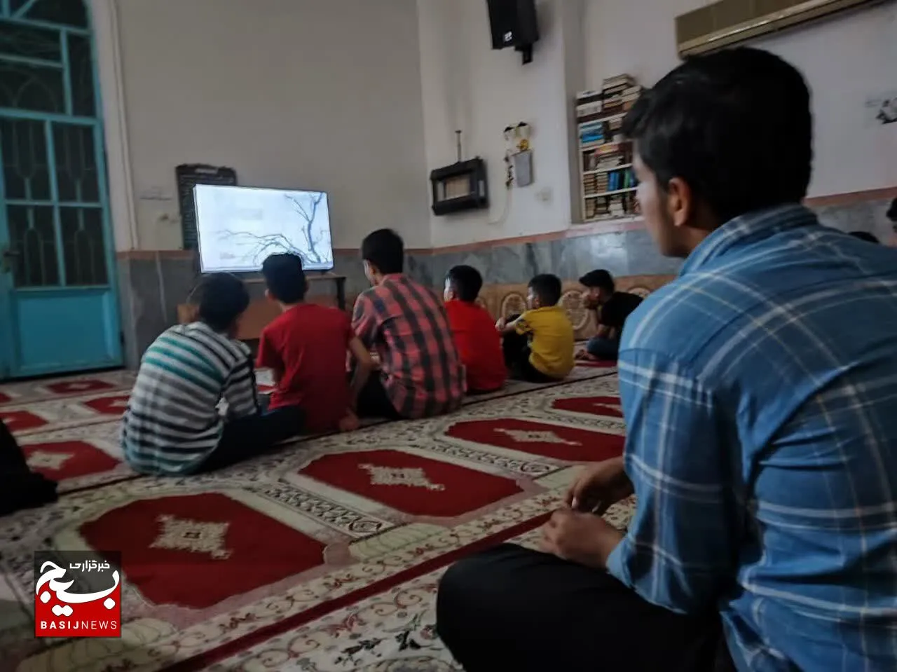 مستند وداع با اسلحه در گتوند پخش شد