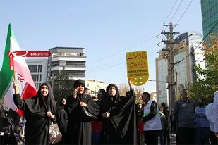 راهپیمایی باشکوه یوم الله 13 آبان در کرج