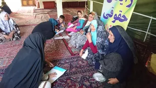 ارائه مشاوره حقوقی و خانواده به روستائیان مناطق محروم توسط جهادگران