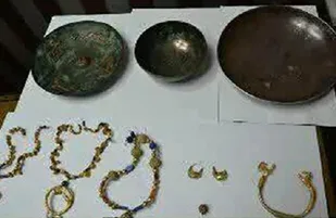 ۱۰۰ میلیارد ریال اشیای عتیقه و تقلبی در مراغه کشف شد