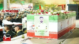 وداع باشکوه مردم خرمشهر با شهید مدافع امنیت &laquo;عرفان رماوندی&raquo; &nbsp;