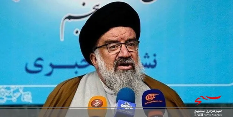 حجاب باید با زبان هنر ترویج شود