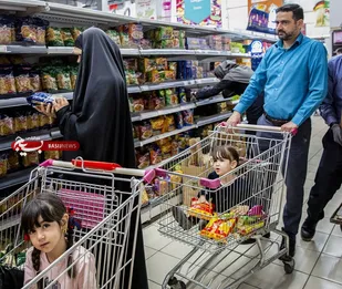 تامین و توزیع اقلام اساسی با قیمت مصوب در خرمشهر