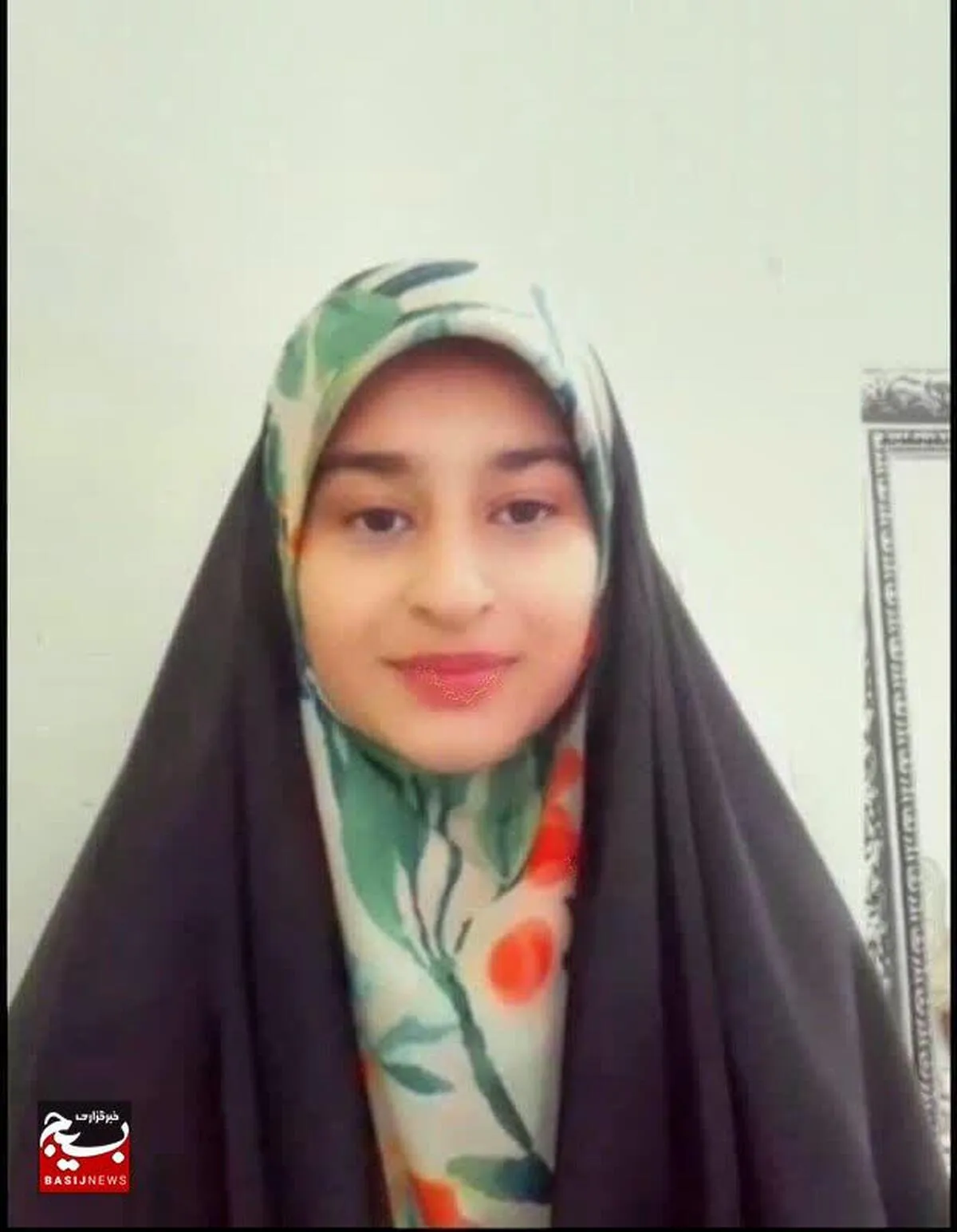 مثبت سوزه

به حول و قوه الهی در زمینه ی درسی هم همواره شاگرد ممتاز بوده و هست