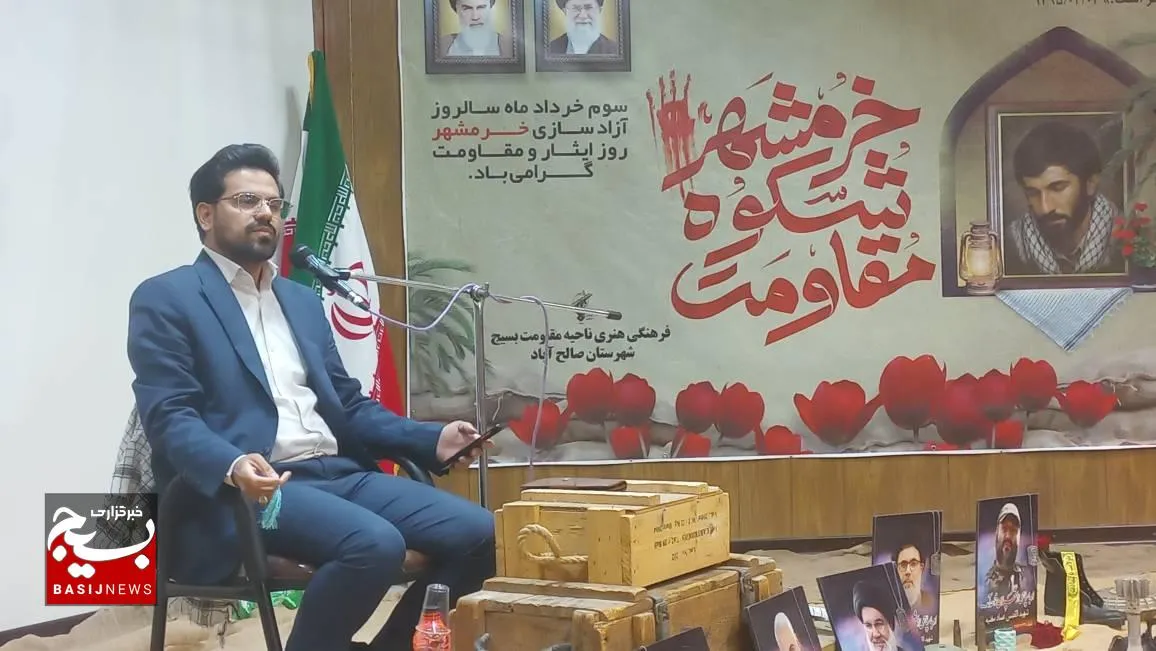 شاعران آیینی کشوری و شهرستانی در شب شعر ایثار و مقاومت در سالن شهید ناجی صالح آباد گرد هم آمدند