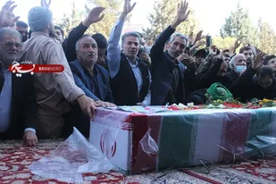 پیکر شهید عجمیان با حضور گسترده البرزی ها در کرج تشییع و تدفین شد