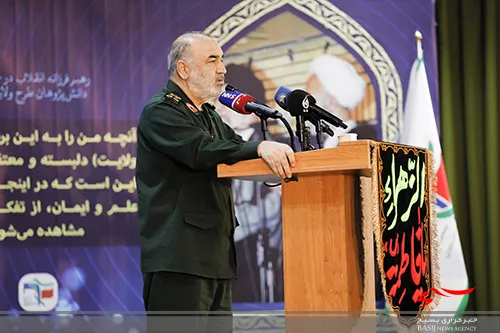 شهادت «شخصیت» علامه مصباح در میدان آبرو و حیثیت/ شاهد شکسته شدن دشمن و ایجاد مصیبت در داخل کشورشان هستیم
