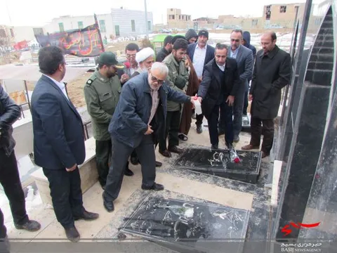 گزارش تصویری از دیدار با خانواده شهداوخانواده محرومین/گلباران مزار شهدا