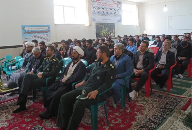 لزوم آشنایی نسل جوان با شهادت‌طلبی و استکبارستیزی